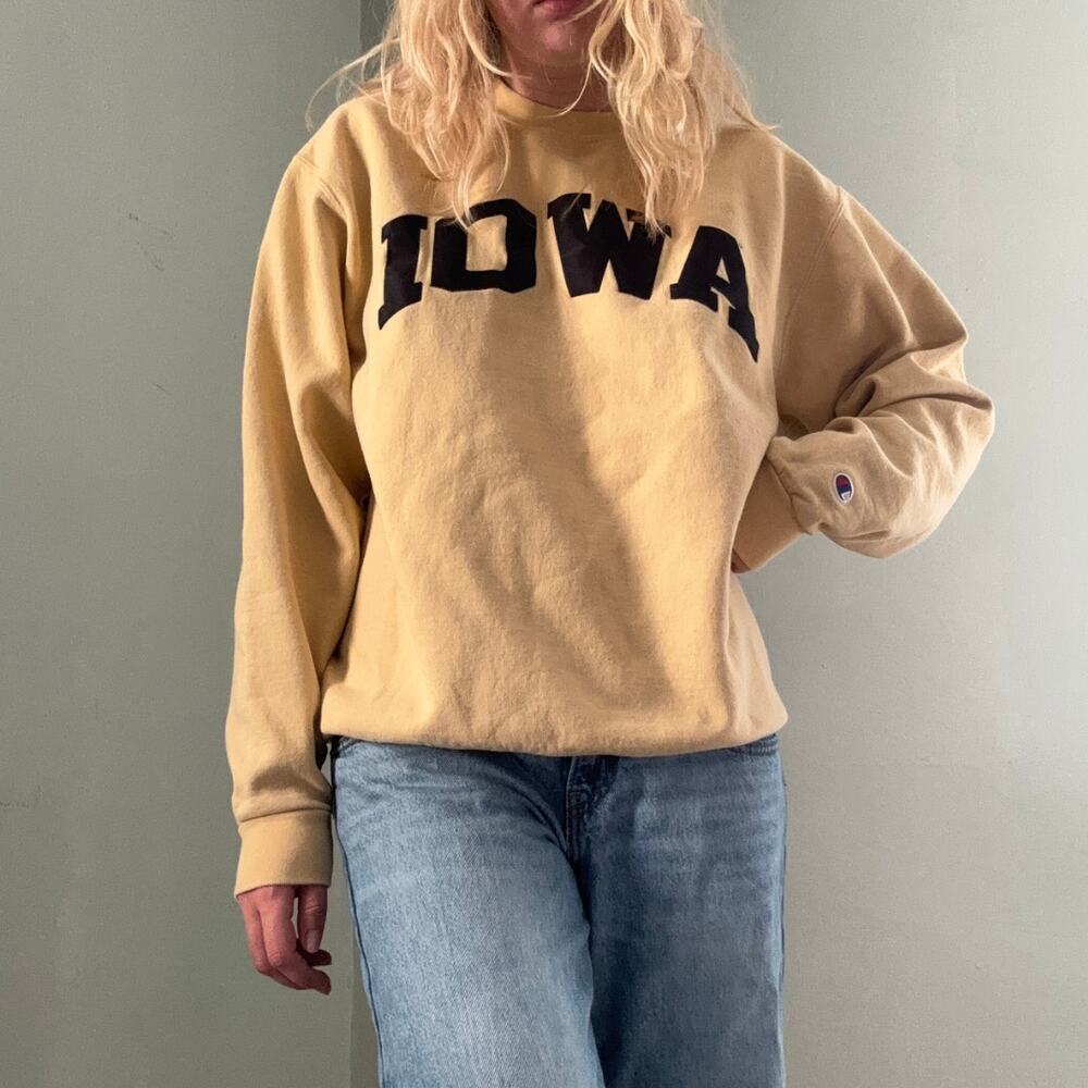 Champion Iowa Hawkeyes Crewneck Sweatshirt Yellow Size Large University College